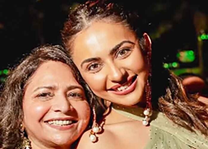 Rakul Preet Singh with her Mother