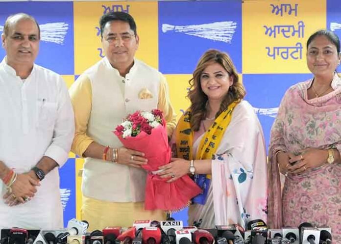 Social Activist Dr. Pooja Singh Joins AAP