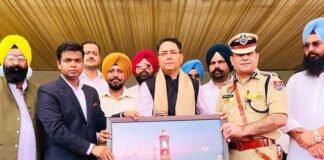 Aman Arora hoists Tricolour