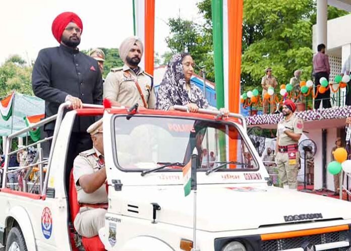Dr. Baljit Kaur hoists national flag