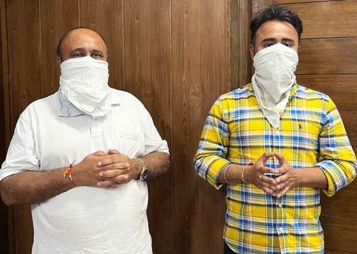 Ludhiana West Sub-Registrar Office Apprehends Parminder-Singh-&-Gursimran