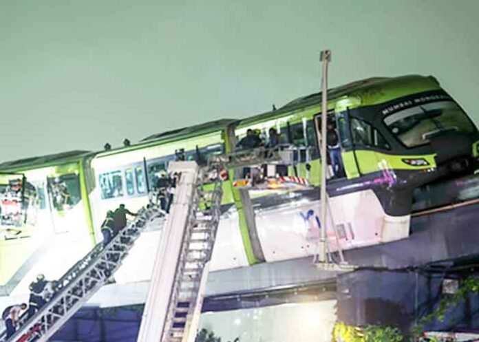 Passengers stuck in Mumbai Monorail rescue