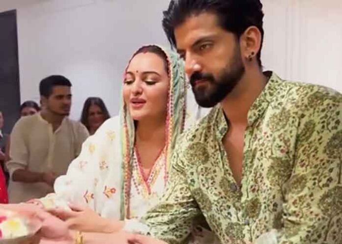 Sonakshi Sinha Zaheer Iqbal perform Ganpati Aarti