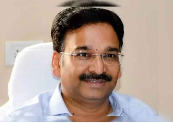 Suspended-IAS-officer-Vinay-Chaubey-granted-bail-in-Jharkhand-liquor-scam