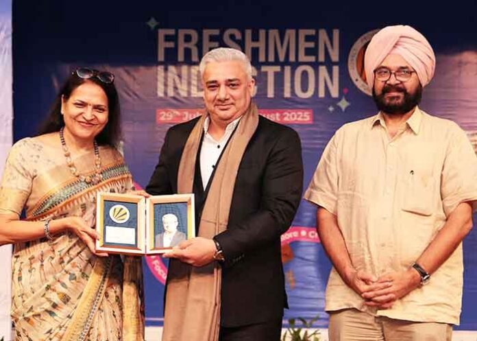 Top CEOs and Industry Leaders Give First Lecture