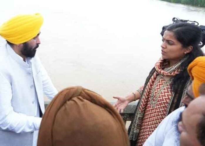 CM Mann Takes Stock of Relief and Rescue Measures