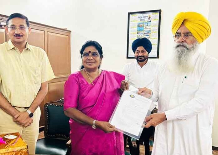Gurmeet Khuddian and Kerala Minister