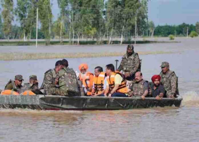 Kejriwal assures Punjabs flood-hit villagers