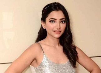 Shweta Basu Prasad’s day off from shoot: Practicing sitar all day