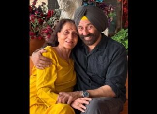 Sunny Deol with QMother Parkash Kaur