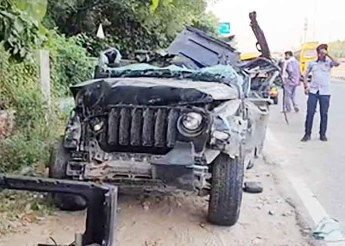 Thar crashes into divider