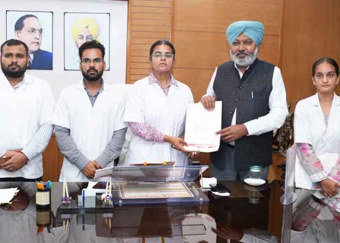 Harpal Cheema assures veterinary students