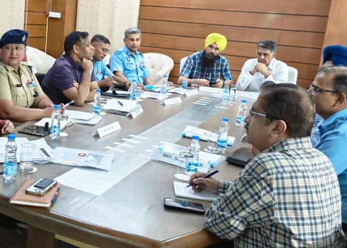Manish Tewari, Malvinder Kang Direct Officials