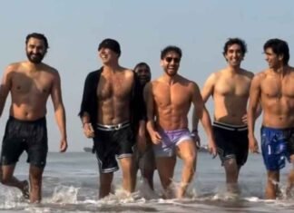 Akshay Kumar & Tiger Shroff flaunt picture perfect abs during their Juhu Beach edition of ‘Ocean’s 9’