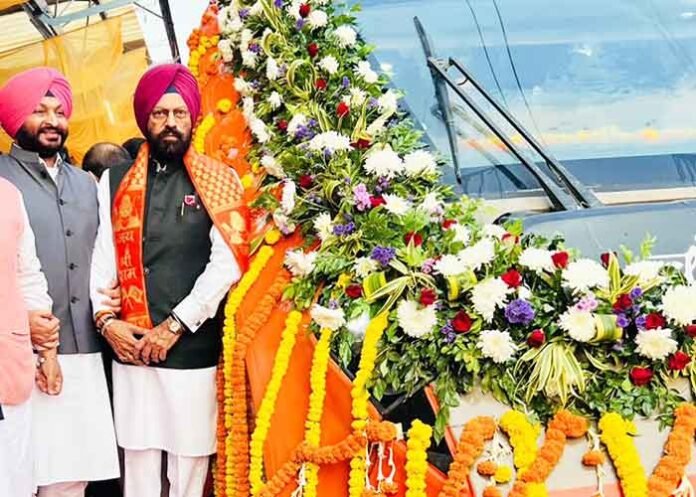 Bittu on Vande Bharat Express