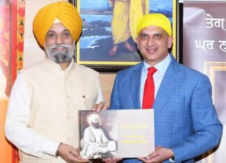 Book on Guru Tegh Bahadur Sahib’s Spiritual Journey Presented To Vice Chancellor Prof Karamjeet Singh at GNDU Book presented to Karamjeet Singh