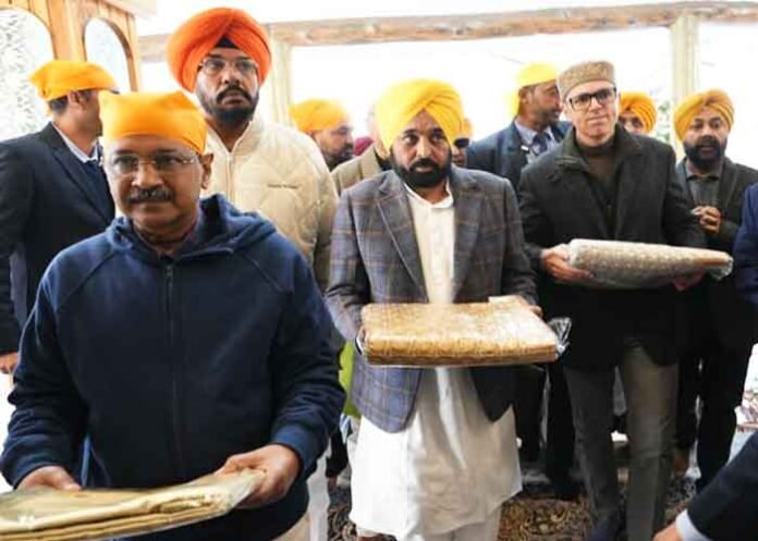 CM Mann Kejriwal and Omar Abdullah join Nagar Kirtan