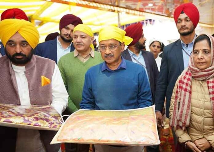 CM Mann and Kejriwal visit key gurdwaras