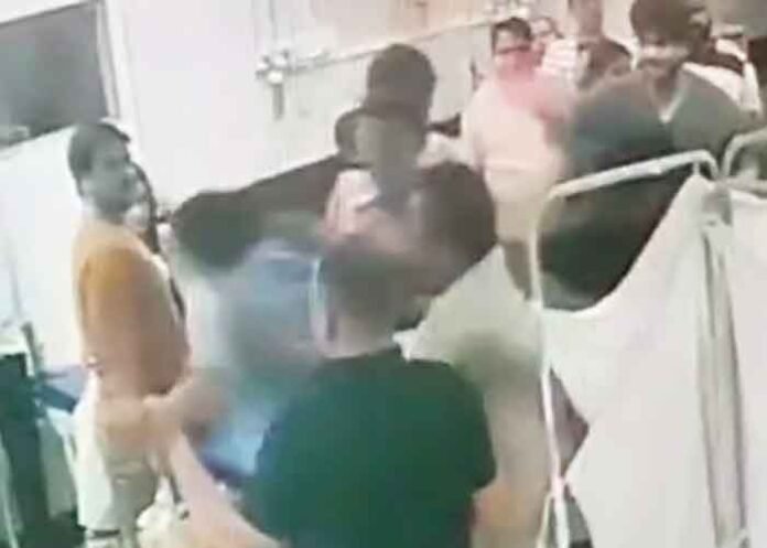 Doctors assaulted by patient relatives at Mumbai Cooper Hospital,