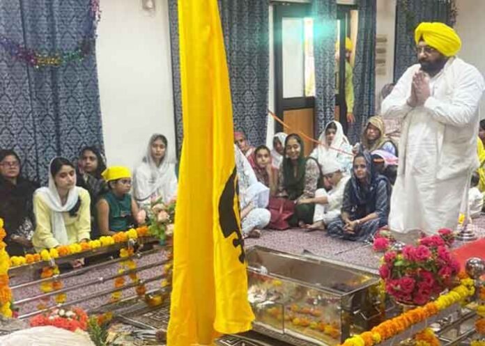 Harbhajan Singh ETO celebrates Guru Nanak Dev Ji Gurpurb