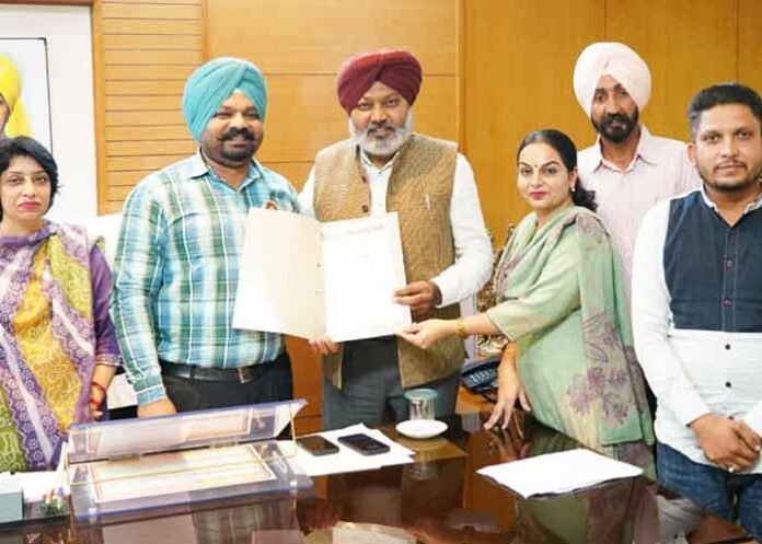 Harpal Cheema meets Punjab employee unions