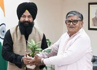 Punjab SC Commission Chairman Meets Governor Kataria, Seeks Stronger Coordination For Scheduled Castes Welfare Jasvir Singh Garhi meet Kataria