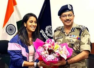 Jemimah Rodrigues honoured by CISF personnel at ASG Mumbai Airport Jemimah Rodrigues honoured by CISF personnel