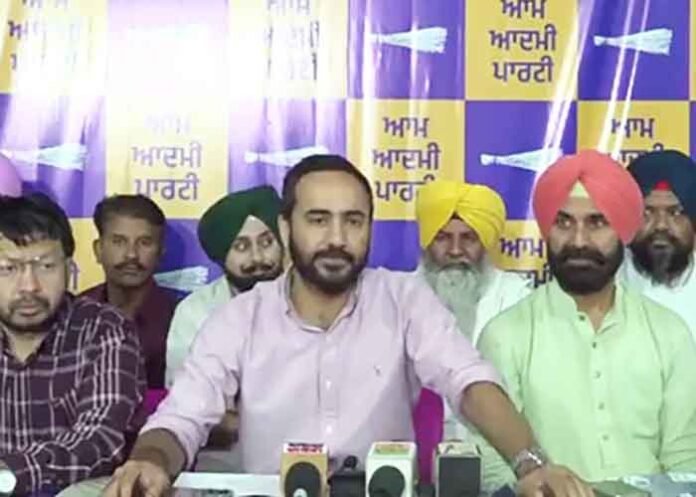 MP Meet Hayer inducts all leaders into AAP