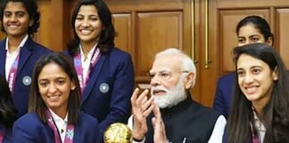 PM Modi meets World Cup winning Womens Indian team