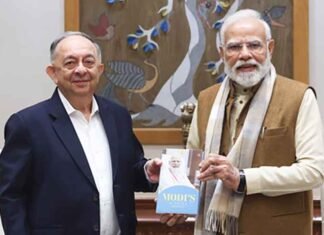 PM Modi meets author Berjis Desai, receives a copy of ‘Modi’s Mission’ PM Modi meets author Berjis Desai