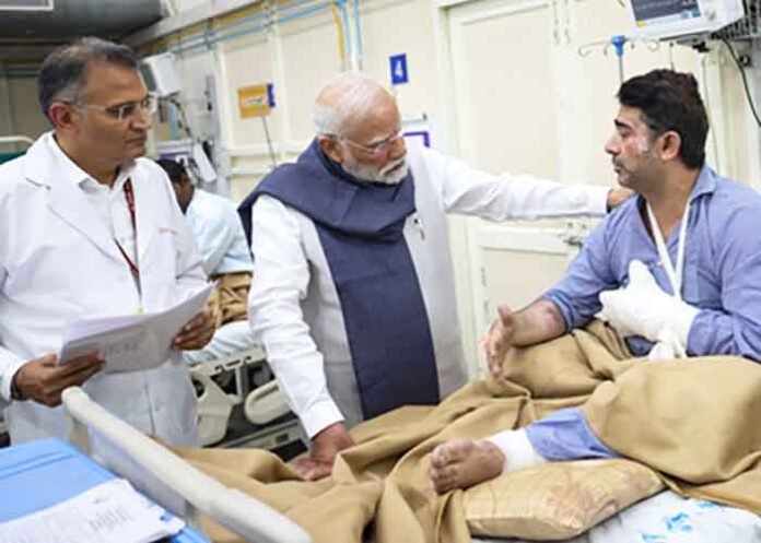PM Modi meets survivors of Delhi blast