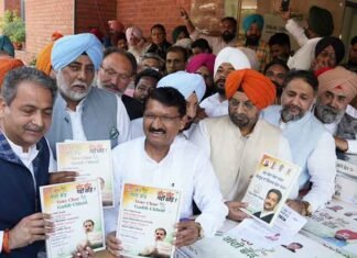 Punjab Congress submits over 26 lakh forms against ‘vote chori’ – Truckload of signed forms dispatched to Delhi Punjab Congress submits