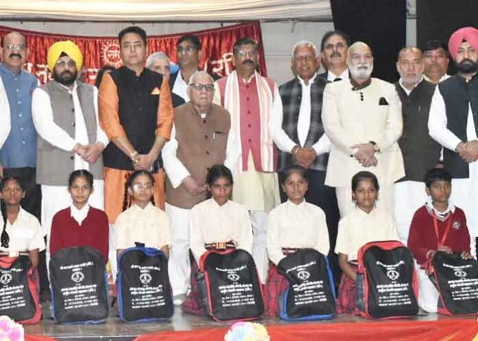 Punjab ministers urge students