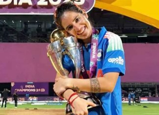 Renuka Thakur with WC Trophy