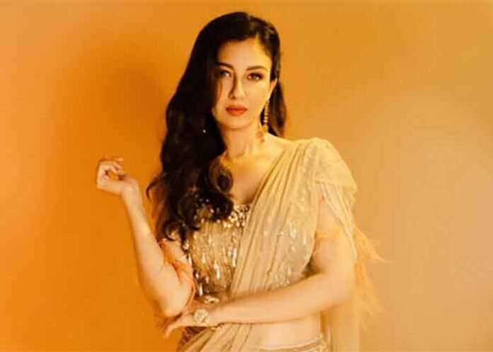 Saumya Tandon Actress