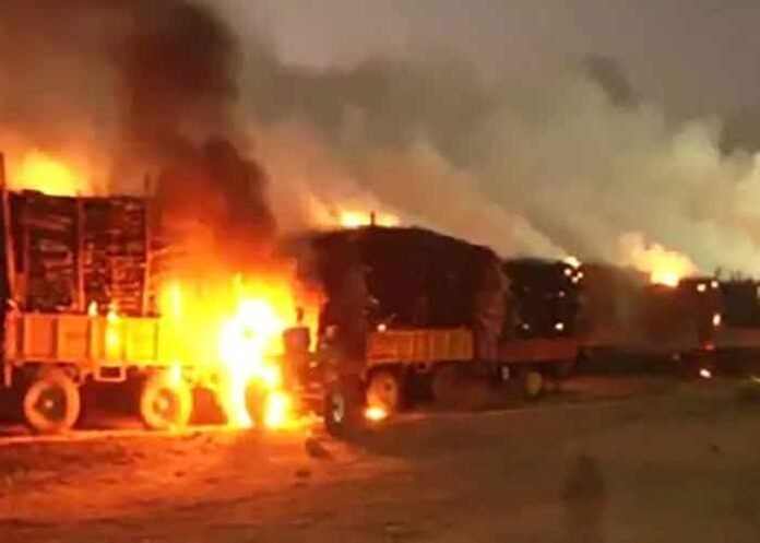 Sugarcane-laden tractors torched in Bagalkot