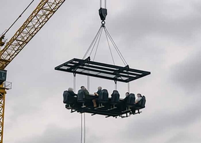 Technical glitch in air at sky dining