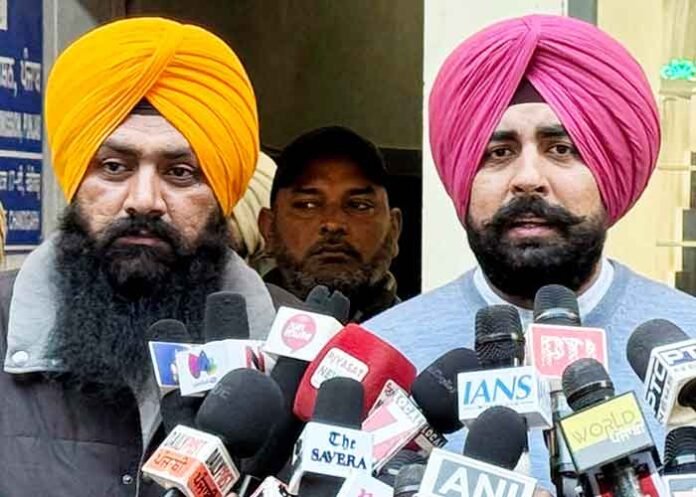 Akali Dal files complaint with SEC