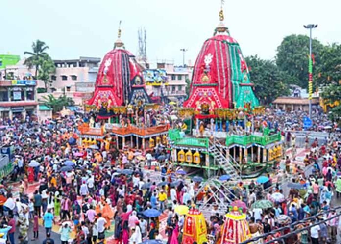 Devotees throng Puri Jagannath Temple