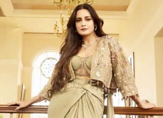 Priyanka Chopra shares rare memory with Dia Mirza, sends her lots of goodness on her birthday Dia Mirza Actress 8