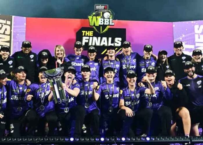 Hobart Hurricanes Wins WBBL Trophy