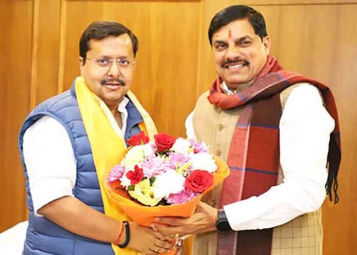 Mohan Yadav meets Nitin Nabin