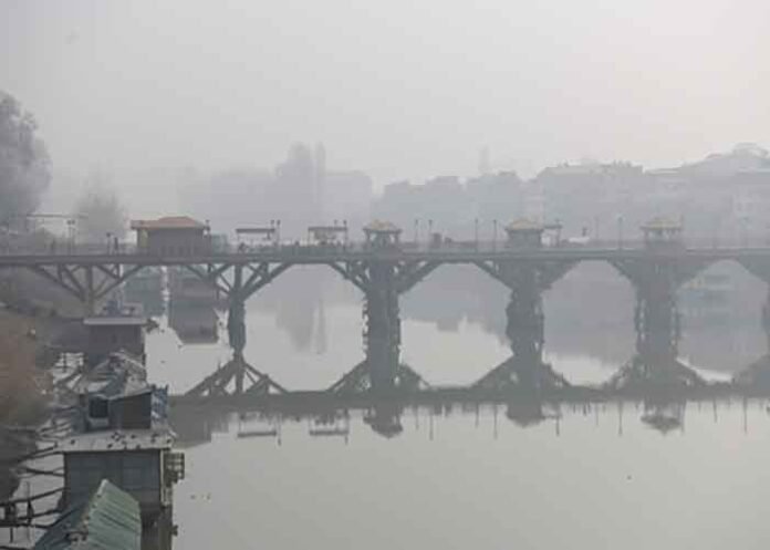 Night-temperature-drops-below-zero-in-Kashmir