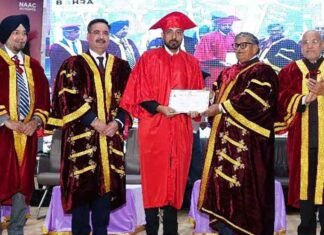 Punjab Guv Kataria Highlights Pivotal Role of Teachers in Shaping Nation’s Future, Confers Degrees at Rayat Bahra University Punjab Governor urges teachers as nation-builders