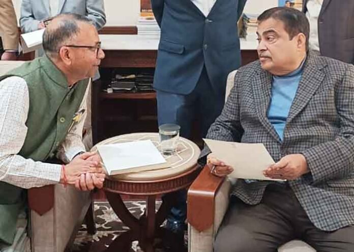 Rajinder Gupta meets Nitin Gadkari