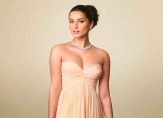 Tara Sutaria channels Jennifer Lopez with ode to iconic ‘Maid in Manhattan’ ensemble