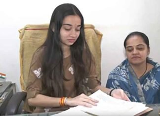 BJP youngest corporator Kashish Fulwariya balances MBA studies