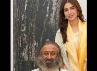 Bhumi Pednekkar meets spiritual leader Sri Sri Ravi Shankar, calls herself ‘blessed’