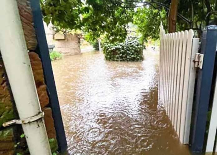 Flash flooding landslides in Sydney