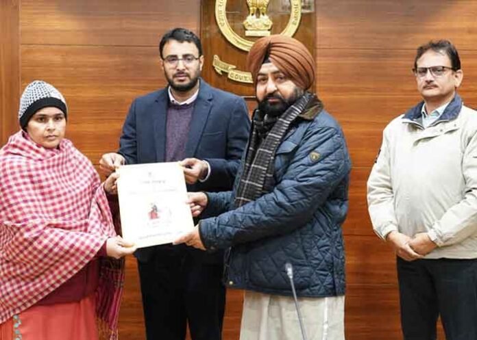 Hardeep Mundian hands over appointment letters